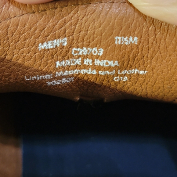 Cole Haan Grand 360 Tan Leather Suede Oxfords with Lace-Up Design
